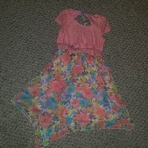 Beautiful springtime dress with belt